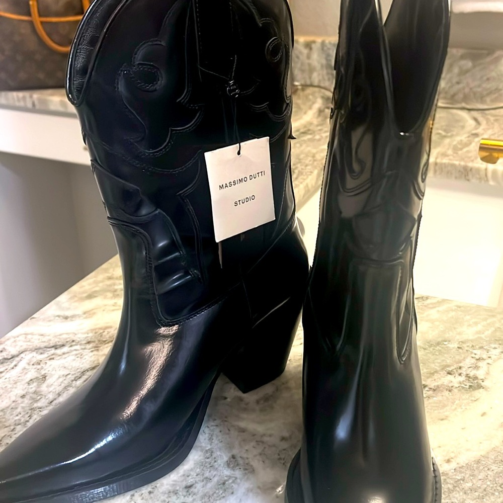 worn once Massimo Dutti black leather boots